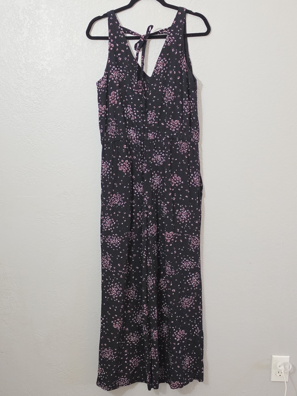 LOFT Black Floral Jumpsuit Sleeveless Wide Leg V-Neck Womens Medium - Picture 9 of 13